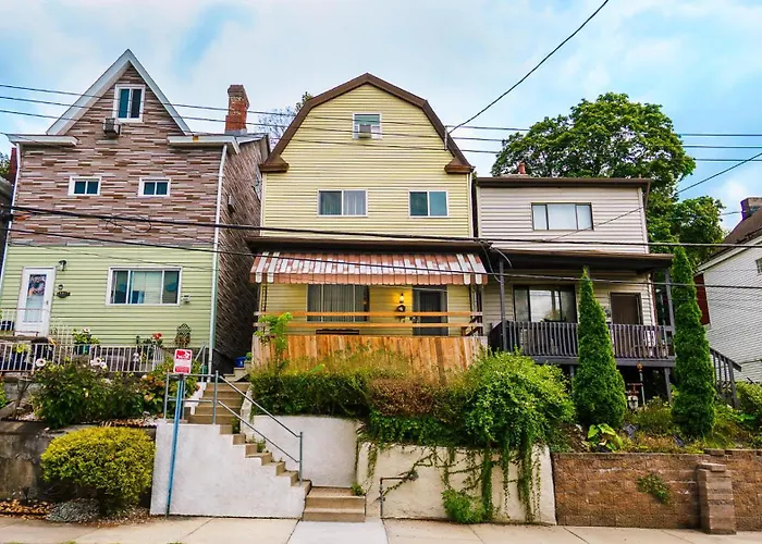Massive 4 Bed House-short Walk To Amazing View Apartment