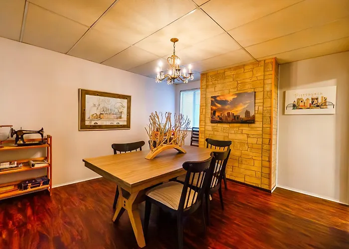 Massive 4 Bed House-short Walk To Amazing View Apartment Pittsburgh
