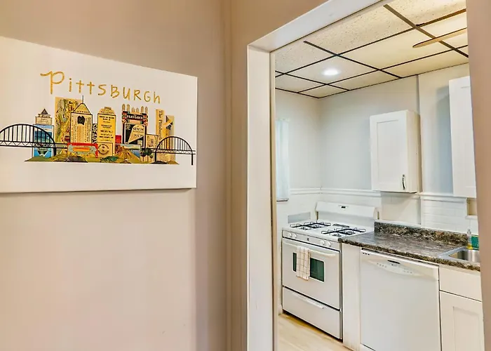Massive 4 Bed House-short Walk To Amazing View Apartment *